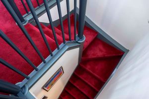 Split staircase- click for photo gallery